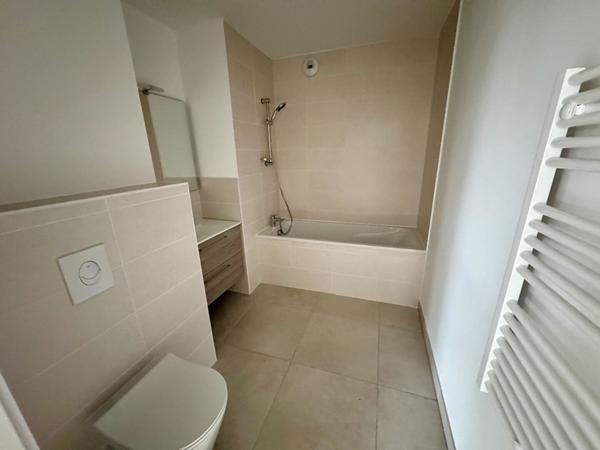 Appartement Nimes 4 pièce(s) 96.50 m2