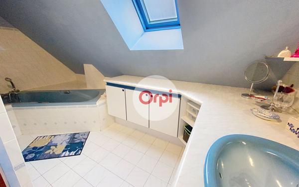 Maison à vendre    5 pièces •  Theix