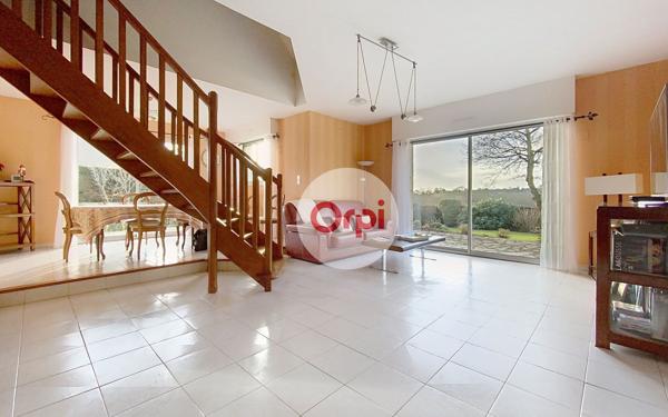 Maison à vendre    5 pièces •  Theix