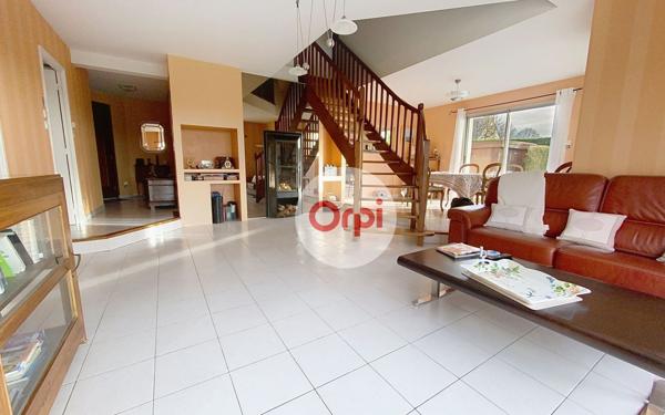 Maison à vendre    5 pièces •  Theix