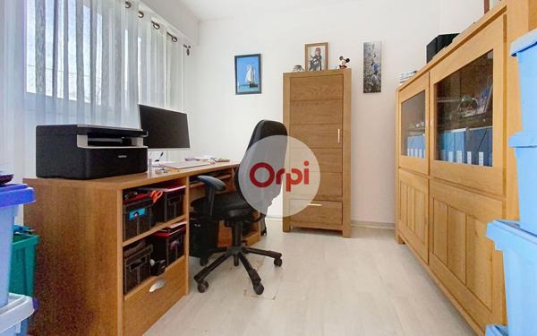 Maison à vendre    5 pièces •  Theix