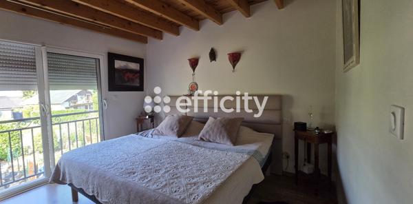 Maison
         6 pièces
        - 179 m² 689 000 € *