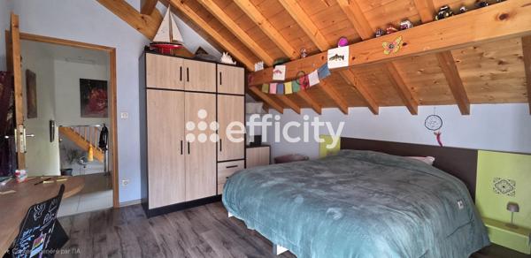 Maison
         6 pièces
        - 179 m² 689 000 € *