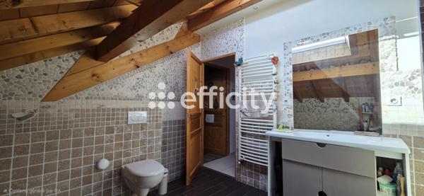 Maison
         6 pièces
        - 179 m² 689 000 € *