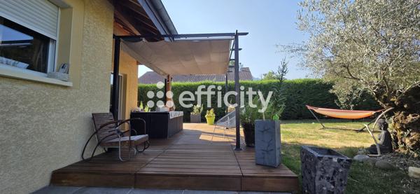 Maison
         6 pièces
        - 179 m² 689 000 € *