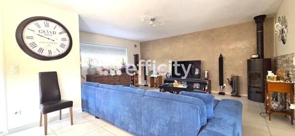 Maison
         6 pièces
        - 179 m² 689 000 € *