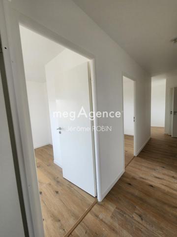 Appartement à BORDEAUX, 33800 - 4 pièces 93m²