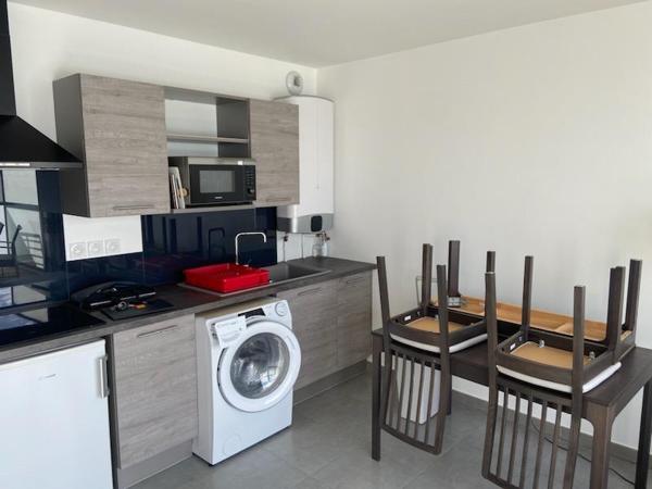Appartement à louer 800 € CC ST PRIEST 1 pièce 26 m² DPE C