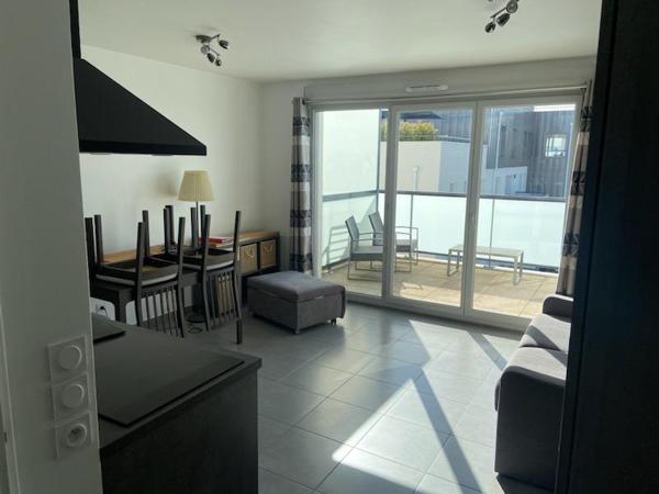Appartement à louer 800 € CC ST PRIEST 1 pièce 26 m² DPE C