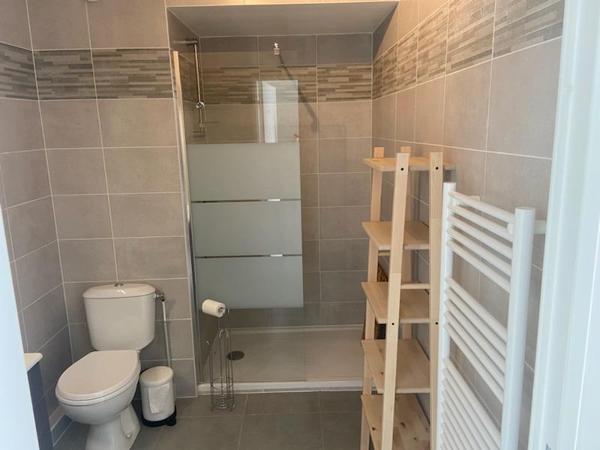 Appartement à louer 800 € CC ST PRIEST 1 pièce 26 m² DPE C