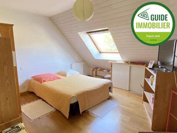 SOUS COMPROMIS DE VENTE. MAISON SUR SOUS-SOL TOTAL AU CENTRE-VILLE DE GUIDEL.