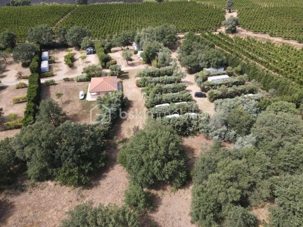 Terrain commercial de 26 593 m²