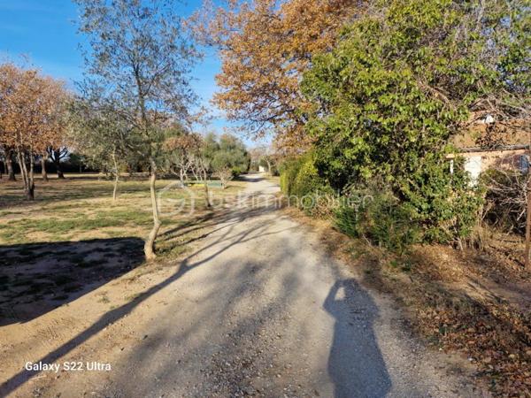 Terrain commercial de 26 593 m²