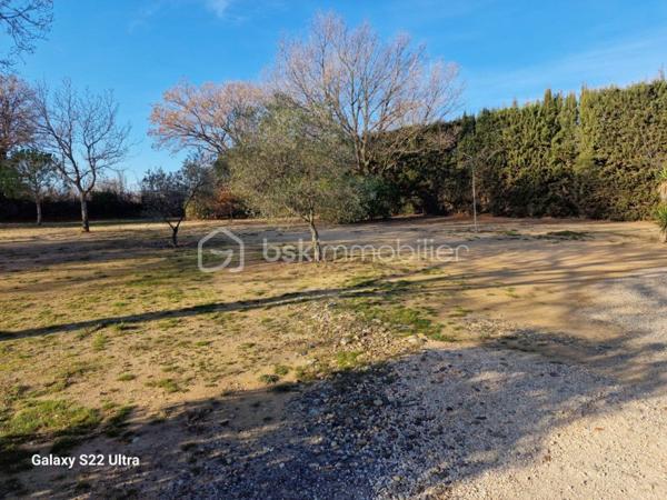 Terrain commercial de 26 593 m²