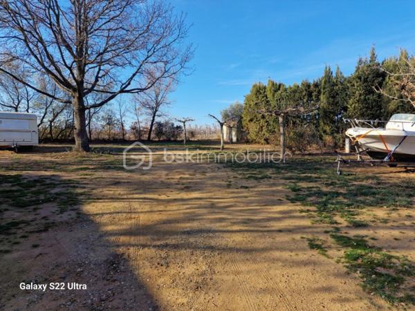 Terrain commercial de 26 593 m²