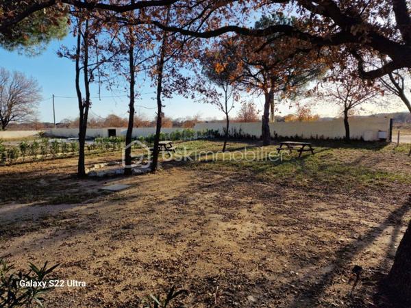 Terrain commercial de 26 593 m²