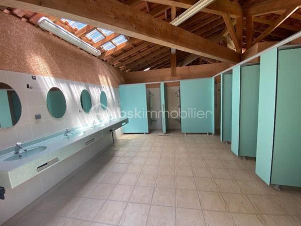 Terrain commercial de 26 593 m²