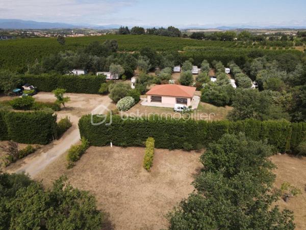 Terrain commercial de 26 593 m²