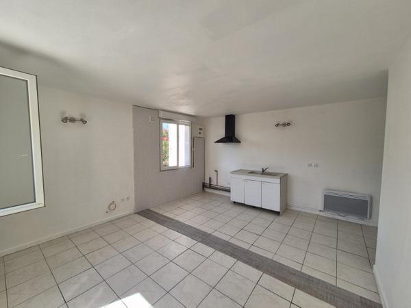 STUDIO A LOUER A L'ANNEE