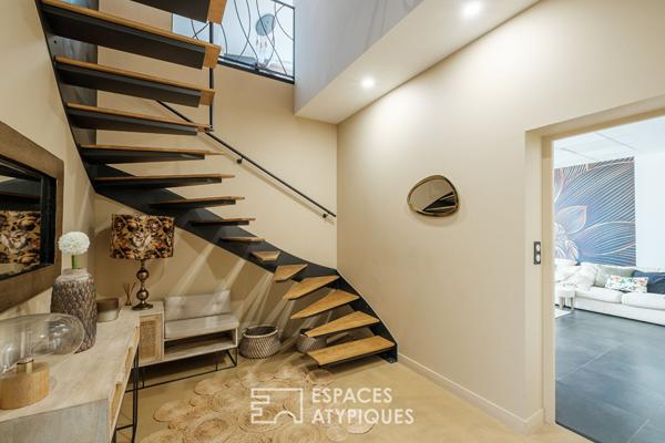Maison contemporaine avec espace bien-être, patio et piscine à Buxerolles