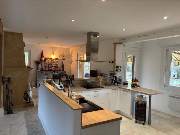 Belle Maison lumineuse de 138 M2 en bon état pas de travaux à prévoir sur un terrain de 6200 M2 à 12mn de pont L'Evêque