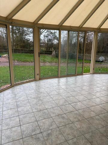 Belle Maison lumineuse de 138 M2 en bon état pas de travaux à prévoir sur un terrain de 6200 M2 à 12mn de pont L'Evêque