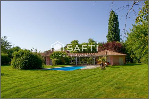 Maison de 160 m² 4 chambres sur grand terrain arboré à Mérignac