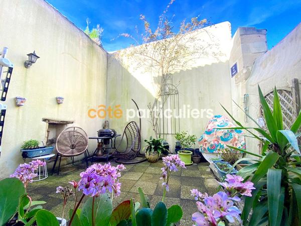 Vente
                Maison118 m² - 5 Pièces -
                    POITIERS (86000)