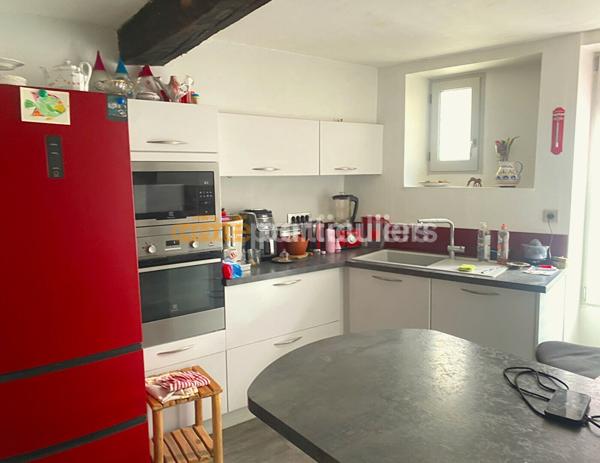 Vente
                Maison118 m² - 5 Pièces -
                    POITIERS (86000)
