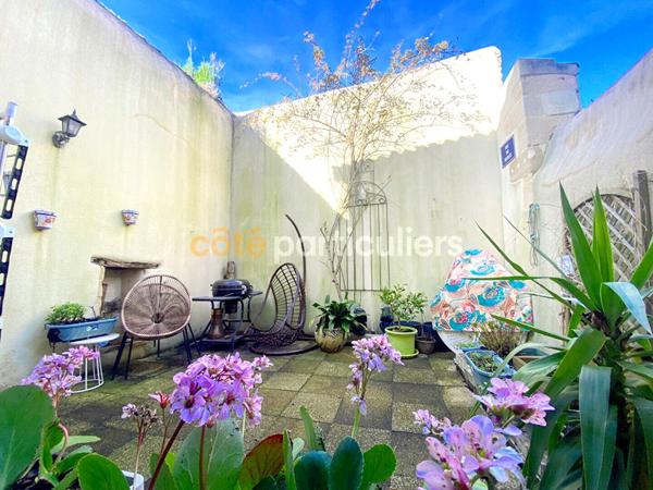 Vente
                Maison118 m² - 5 Pièces -
                    POITIERS (86000)