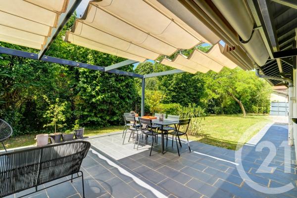 Maison à vendre  6 pièces - 175 m 2   CHAMPAGNE AU MONT D OR  - 69