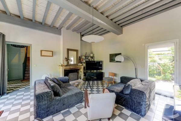Maison à vendre  6 pièces - 175 m 2   CHAMPAGNE AU MONT D OR  - 69