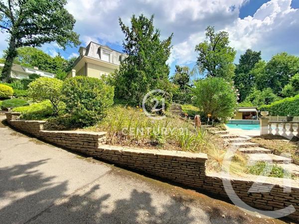 Maison à vendre  6 pièces - 175 m 2   CHAMPAGNE AU MONT D OR  - 69