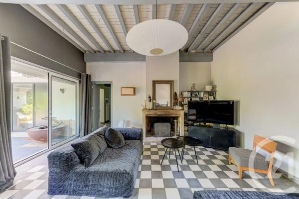 Maison à vendre  6 pièces - 175 m 2   CHAMPAGNE AU MONT D OR  - 69