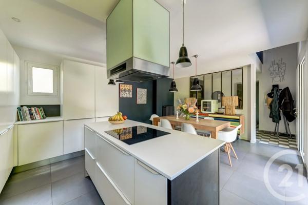 Maison à vendre  6 pièces - 175 m 2   CHAMPAGNE AU MONT D OR  - 69