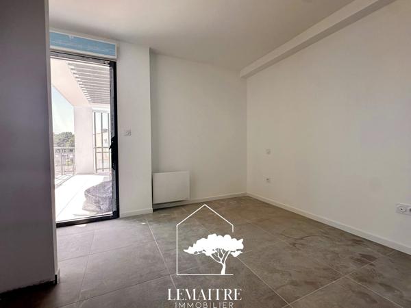 Appartement neuf toit terrasse sur la Palmyre