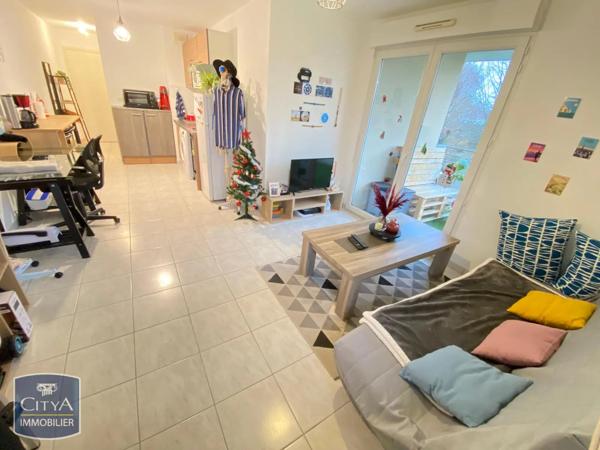 Appartement à louer 2 pièces 40.49m² Saint-Michel (16470)