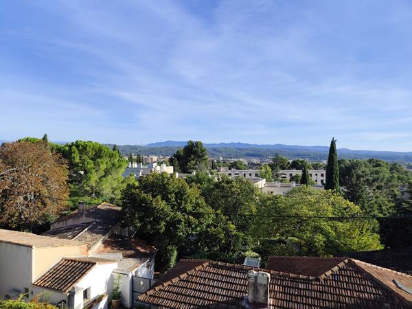Appartement Aix En Provence Quartier Brunet 5 pièce(s) 101 m2 , terrasse 17m², cave et box en sous sol
