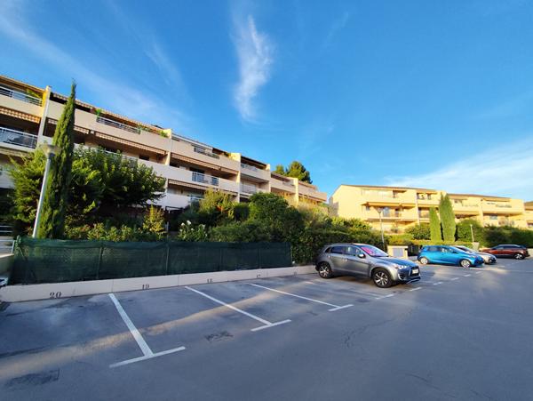 Appartement Aix En Provence Quartier Brunet 5 pièce(s) 101 m2 , terrasse 17m², cave et box en sous sol