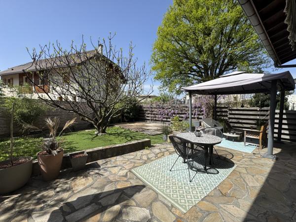 Maison 5 Chambres Annecy-le-Vieux : jardin plein Sud, sous-sol et esprit “maison de famille”