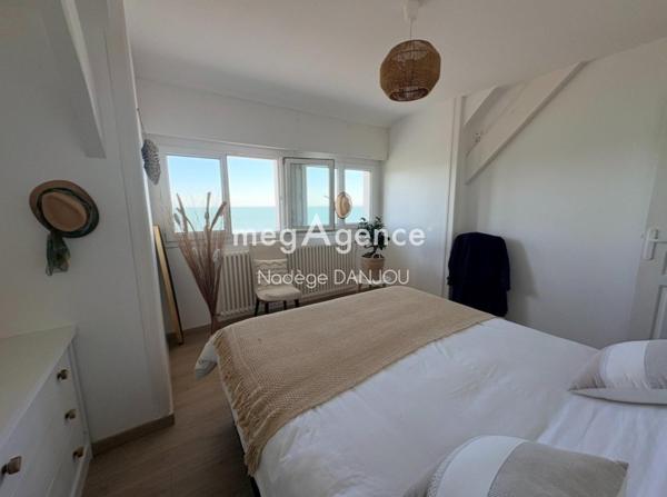 Maison à DONVILLE-LES-BAINS, 50350 - 7 pièces 155m²