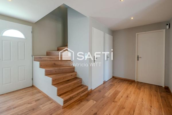 Maison contemporaine familiale , beaux volumes, proche Genève