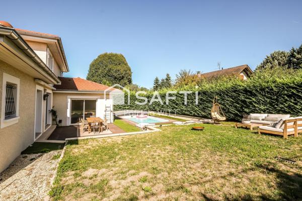 Maison contemporaine familiale , beaux volumes, proche Genève