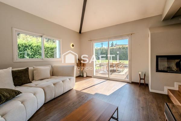 Maison contemporaine familiale , beaux volumes, proche Genève