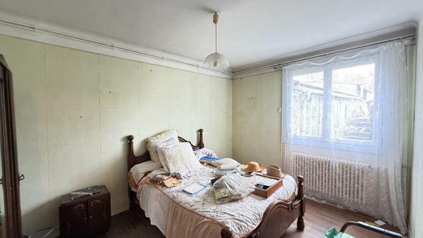 NOAILLES Maison, Séjour, salle à manger, Cuisine, 2 chambres, Salle d'eau, Grenier, Garage, dépendance, cave, Jardin