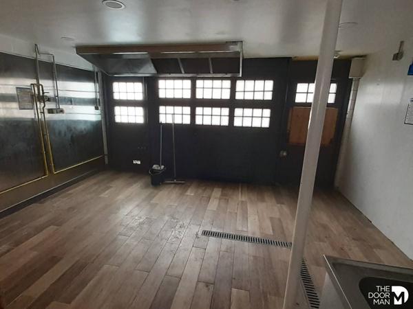 Locaux commerciaux - Vendu - 82 m² - MONTIGNY-LE-BRETONNEUX | The Door Man