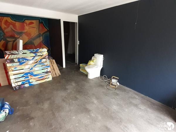 Locaux commerciaux - Vendu - 82 m² - MONTIGNY-LE-BRETONNEUX | The Door Man