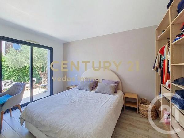 Maison à vendre  4 pièces - 90 m 2   ST JEAN DE VEDAS  - 34