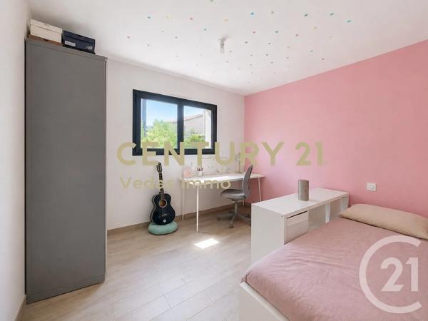 Maison à vendre  4 pièces - 90 m 2   ST JEAN DE VEDAS  - 34
