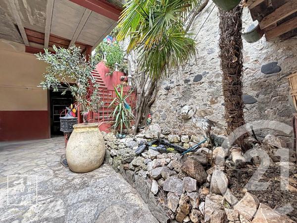 Maison à vendre  6 pièces - 160,36 m 2   ESTAGEL  - 66